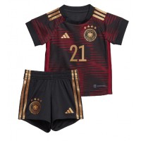 Camiseta Alemania Ilkay Gundogan #21 Segunda Equipación Replica Mundial 2022 para niños mangas cortas (+ Pantalones cortos)